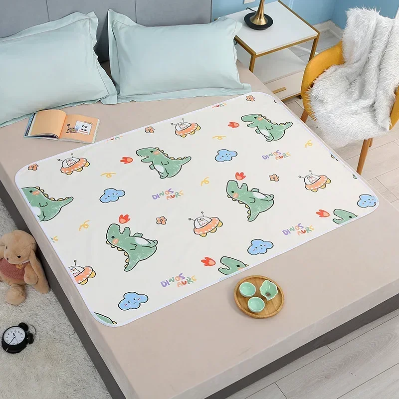Newborn Cartoon Urine Pad Port - огляд і ціна Diaper Changing Mat
